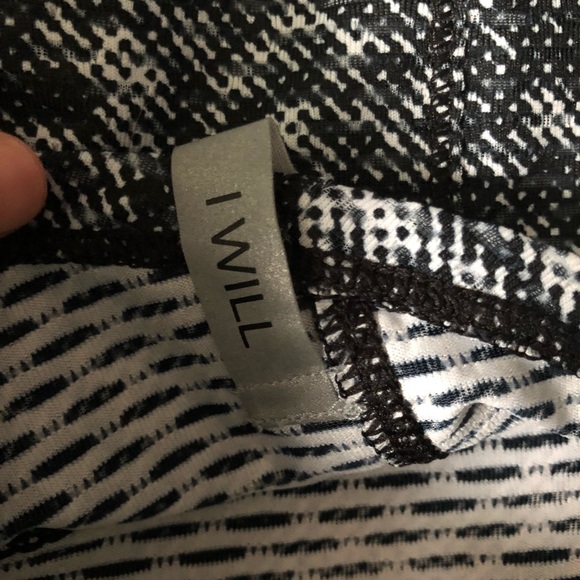 Under Armour Workout shirt - Picture 7 of 7